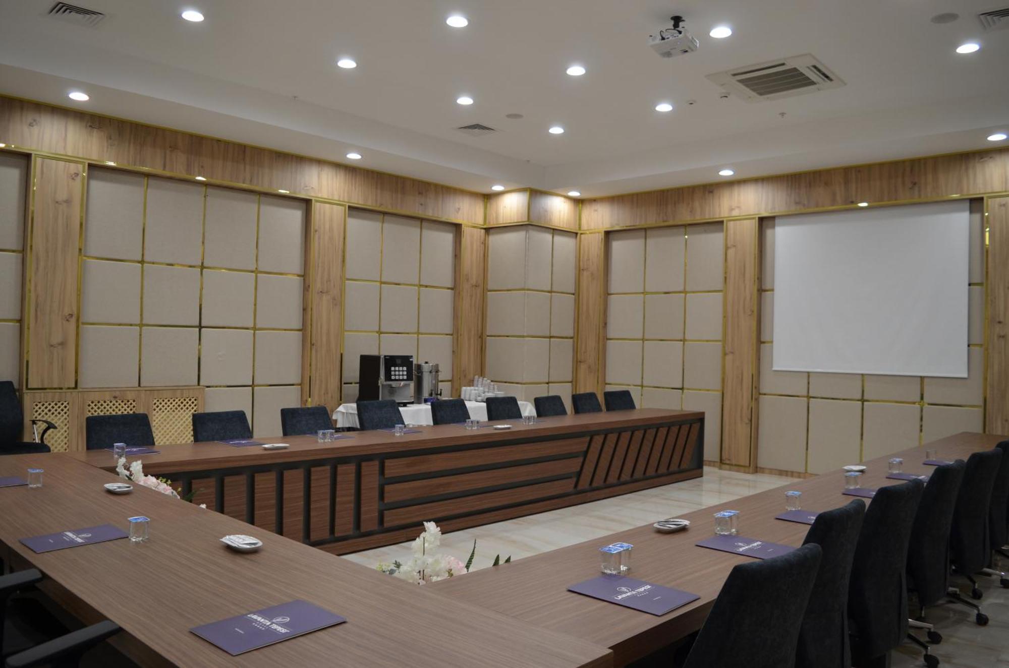 Lavanta Tepesi Hotel Ve Spor Tesisleri 布尔杜尔 外观 照片